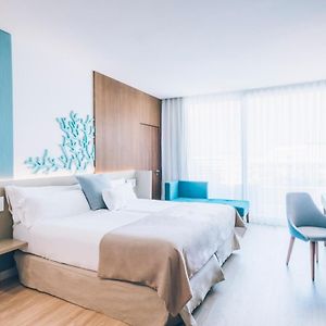 Zimmer mit Kingsize-Bett