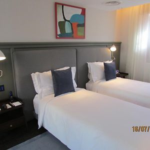 Club Zimmer mit zwei Einzelbetten