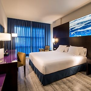 Zimmer mit Kingsize-Bett
