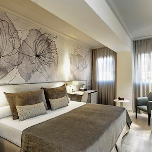 Deluxe Zimmer mit Kingsize-Bett
