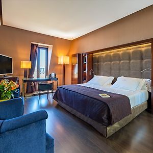 Deluxe Zimmer mit Kingsize-Bett