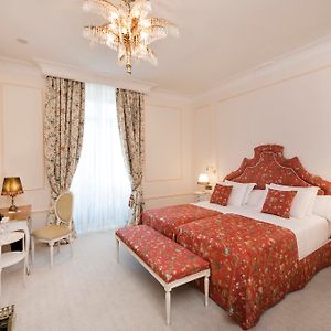 Grand Deluxe Zimmer mit Kingsize-Bett