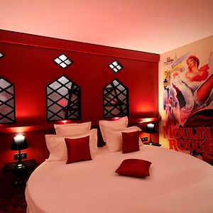 Zimmer mit Kingsize-Bett