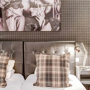 Club Zimmer mit zwei Einzelbetten