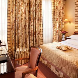 Comfort Zimmer mit Kingsize-Bett