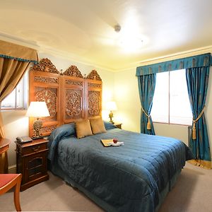 Luxus Zimmer mit Kingsize-Bett