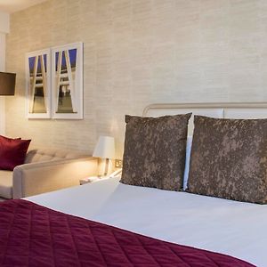 Zimmer mit Queensize-Bett