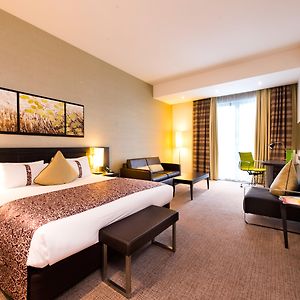 Zimmer mit Kingsize-Bett