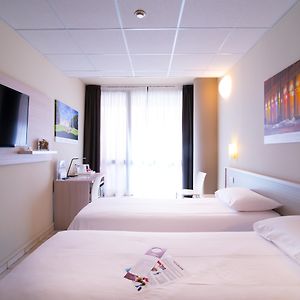 Zimmer mit zwei Einzelbetten