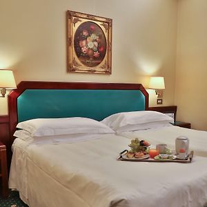 Zimmer mit zwei Einzelbetten