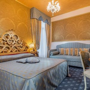 Superior Zimmer mit Kingsize-Bett