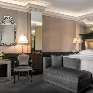 Deluxe Zimmer mit Kingsize-Bett