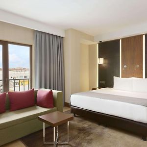 Deluxe Zimmer mit Kingsize-Bett