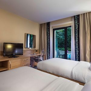 Zimmer mit zwei Einzelbetten