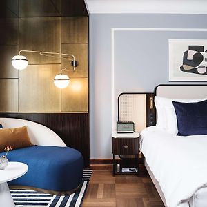 Zimmer mit Kingsize-Bett
