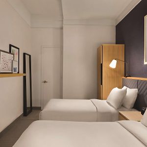 Zimmer mit zwei Einzelbetten