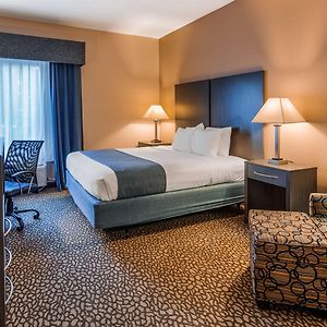 Zimmer mit Kingsize-Bett für Gäste mit Behinderungen