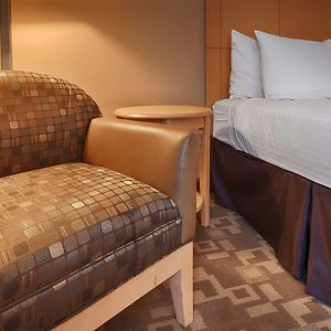 Zimmer mit Queensize-Bett für Gäste mit Behinderungen