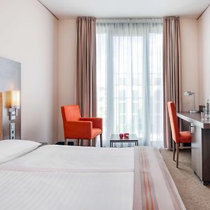 Standard Zimmer mit Kingsize-Bett