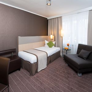 Zimmer mit Kingsize-Bett