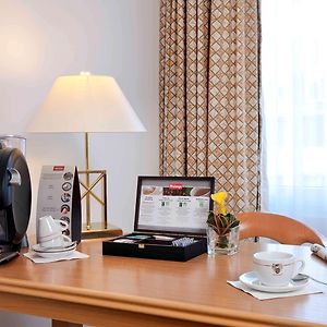 Standard Zimmer mit Kingsize-Bett