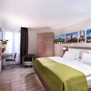 Standard Zimmer mit Kingsize-Bett