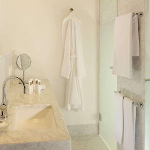 Comfort Zimmer mit Kingsize-Bett