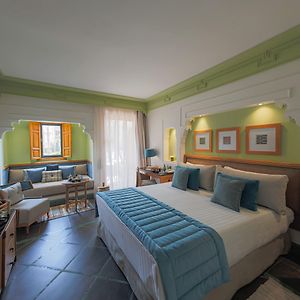 Deluxe Zimmer mit Kingsize-Bett