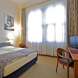 Zimmer mit Queensize-Bett