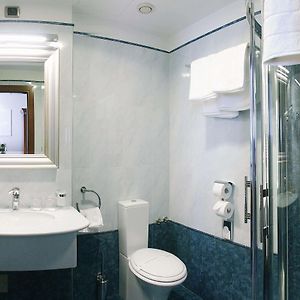 Zimmer mit zwei Einzelbetten