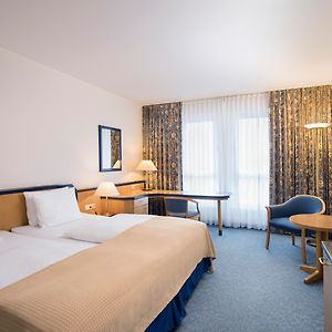Zimmer mit Kingsize-Bett