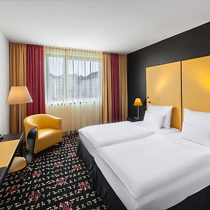 Standard Zimmer mit Kingsize-Bett
