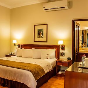 Deluxe Zimmer mit Kingsize-Bett
