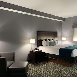Zimmer mit Kingsize-Bett