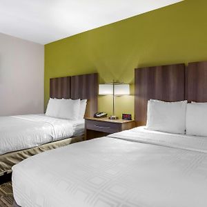 Zimmer mit Queensize-Bett für Gäste mit Behinderungen