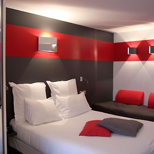 Zimmer mit Kingsize-Bett