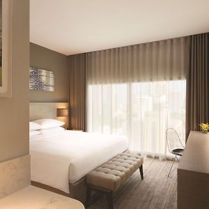 Zimmer mit Kingsize-Bett