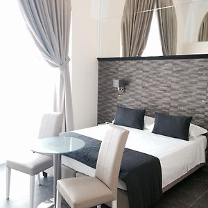 Deluxe Zimmer mit Kingsize-Bett