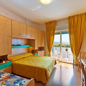Dreibettzimmer