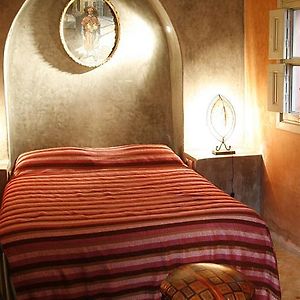 Standard Zimmer mit Kingsize-Bett