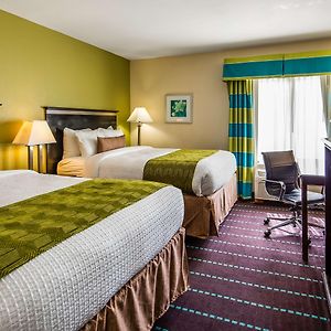 Zimmer mit Queensize-Bett für Gäste mit Behinderungen