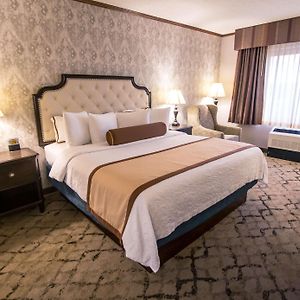 Zimmer mit Kingsize-Bett