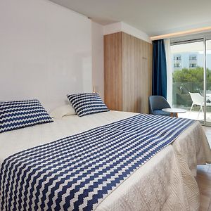 Zimmer mit Kingsize-Bett