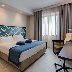 Standard Zimmer mit Kingsize-Bett