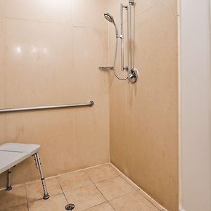 Doppelzimmer für Gäste mit Behinderungen