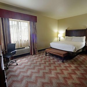 Zimmer mit Queensize-Bett für Gäste mit Behinderungen