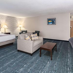 Zimmer mit Kingsize-Bett