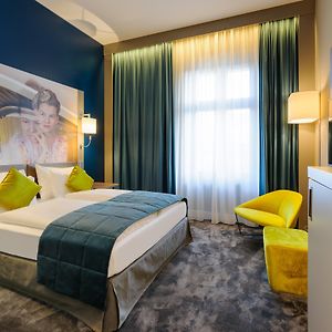 Superior Zimmer mit Queensize-Bett und mit Stadtblick