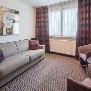 Comfort Zimmer mit Kingsize-Bett
