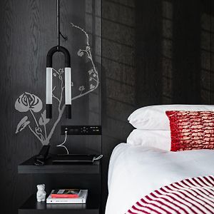 Zimmer mit Kingsize-Bett